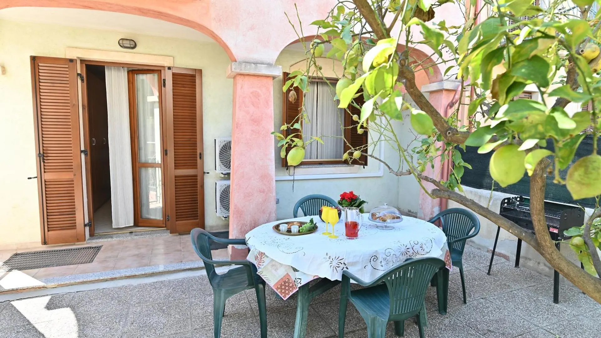 Izzhome Lemon Tree Pula 0*,  Italy